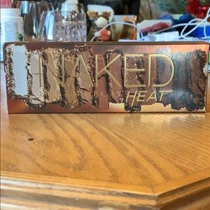 Urban Decay Naked Heat Eyeshadow Palette